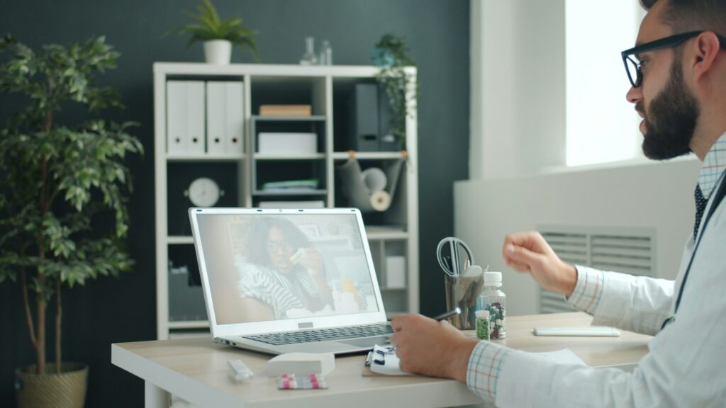 What Does a Thyroid Specialist Do?
